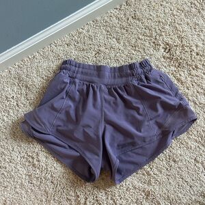 Lululemon Hotty hot low rise 2.5 inch shorts